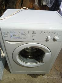 lavatrice Indesit  1000 giri wisl66