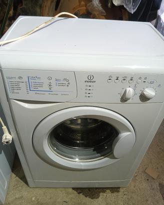 lavatrice Indesit  1000 giri wisl66