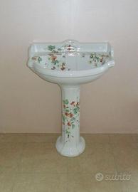 lavabo da bagno con decoro