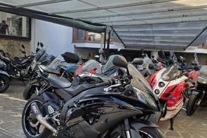 YAMAHA R6 2011 CON SOLO 29000KM