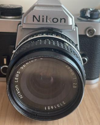 Nikon FM con 28mm funzionante!