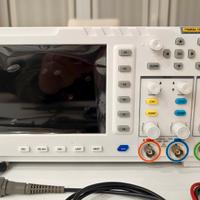 Oscilloscopio e generatore di segnali Fnirsi 1014D