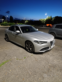 Alfa Romeo Giulia 2.2 diesel ex180 AT8