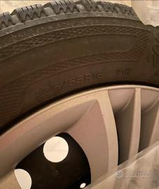 Gomme e cerchi in ferro