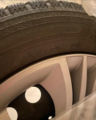 Gomme e cerchi in ferro