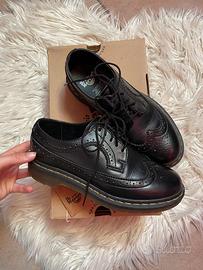 Dr martens stringate outlet basse