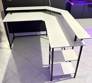 Scrivania con led ad angolo