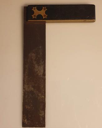 Antico Squadro da

Falegname Vittoriano