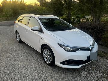 Toyota Auris touring sport hybrid