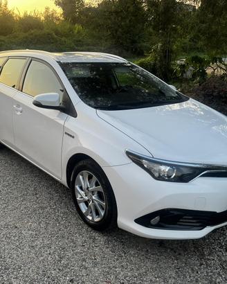 Toyota Auris touring sport hybrid