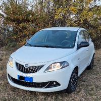 Lancia Ypsilon Platinum Hybrid
