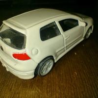 Modellino Golf Volkswagen R32 Burago