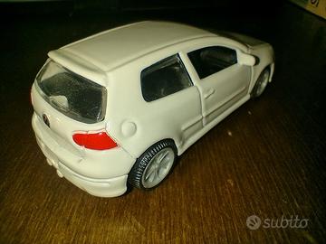 Modellino Golf Volkswagen R32 Burago