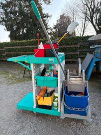 Carrellino per le pulizie