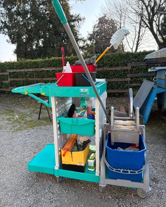 Carrellino per le pulizie