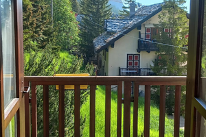 Alloggio con balcone e garage