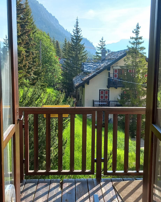 Alloggio con balcone e garage