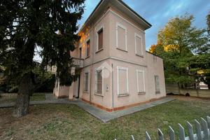 VILLA SINGOLA A SUZZARA