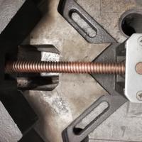 Morsa, morsetto da banco ad angolo 90° regolabile