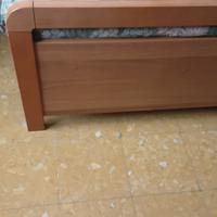 2 letti singoli in legno