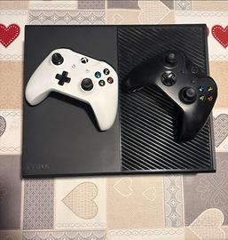 Xbox one + 2 controller
