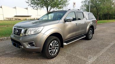NISSAN NAVARA Pick-UP (autocarro N1) con HARD TOP