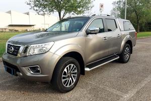 NISSAN NAVARA Pick-UP (autocarro N1) con HARD TOP
