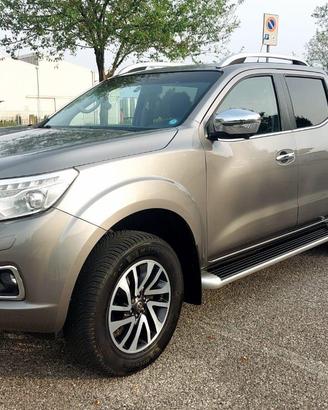 NISSAN NAVARA Pick-UP (autocarro N1) con HARD TOP