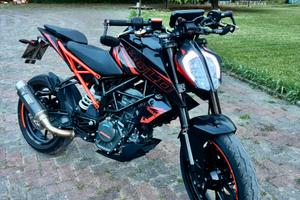 KTM Duke 125