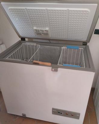 Congelatore a pozzetto 