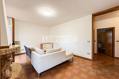 CASA INDIPENDENTE CON AMPIO GIARDINO IN ZONA CENTR