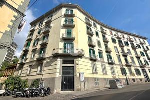 3 LOCALI A NAPOLI