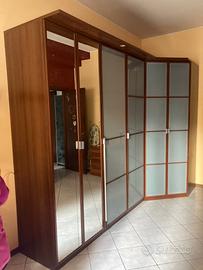 Armadio angolare con cabina armadio