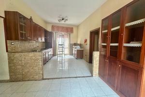 Casandrino 1 piano 4 vani 95.000