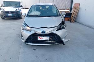 Toyota Yaris 1.5 Hybrid 5 porte Style SINISTRATA