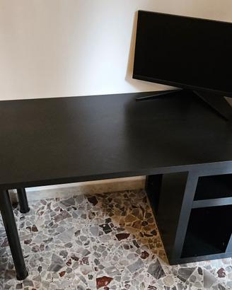 Scrivania nera IKEA