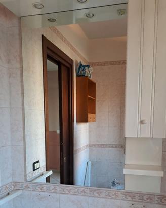 Mobile bagno con specchio