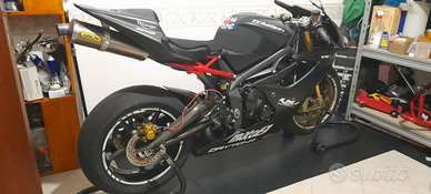 Triumph Daytona 675 solo PISTA