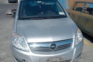 Opel zafira b 2007 demolita per ricambi