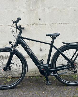 Ebike Cube Touring Hybrid Pro 625 COME NUOVA