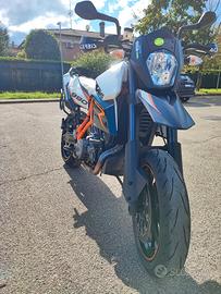 KTM 990 Supermoto - 2010