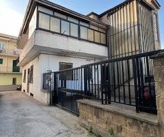 Fabbricato bifamiliare Grumo Nevano centro