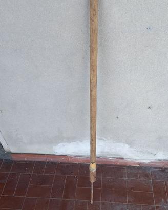 MANICO ROBUSTO IN LEGNO PER ATTREZZI