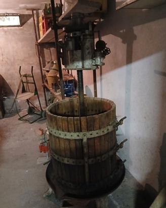 Attrezzatura vinicola completa
