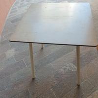 Tavolino da esterno
