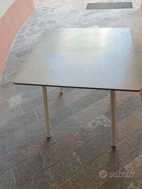 Tavolino da esterno