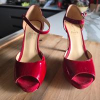 Decollete rossa in vernice