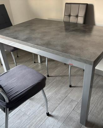Tavolo ALLUNGABILE Scavolini + 4 sedie moderne