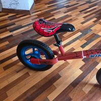 Bicicletta Spider-Man con ruote illuminanti