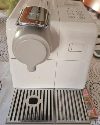 Macchina del caffè Nespresdo Delonghi